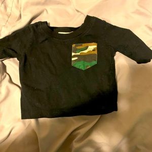Little James camo pocket tee